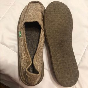 Sanuk Shoes Size 9